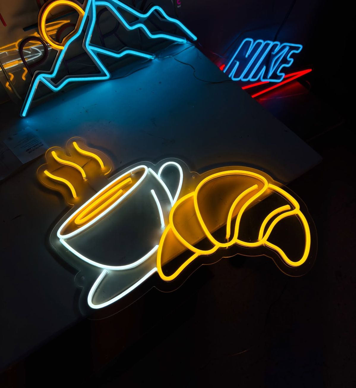 ნეონის აბრა/ ნეონის რეკლამა