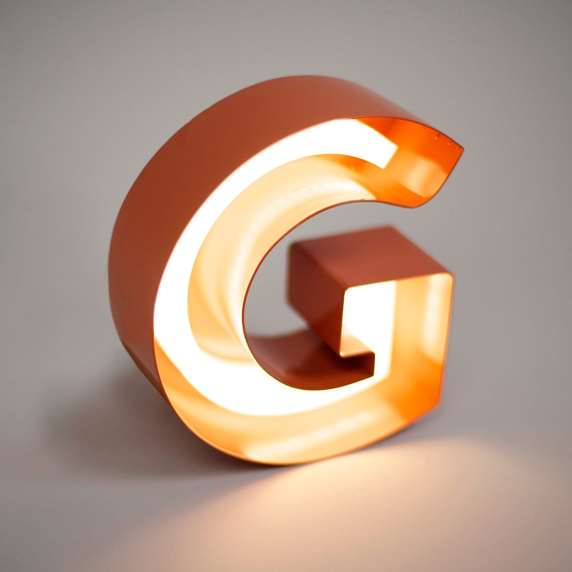 მოცულობითი ასოები